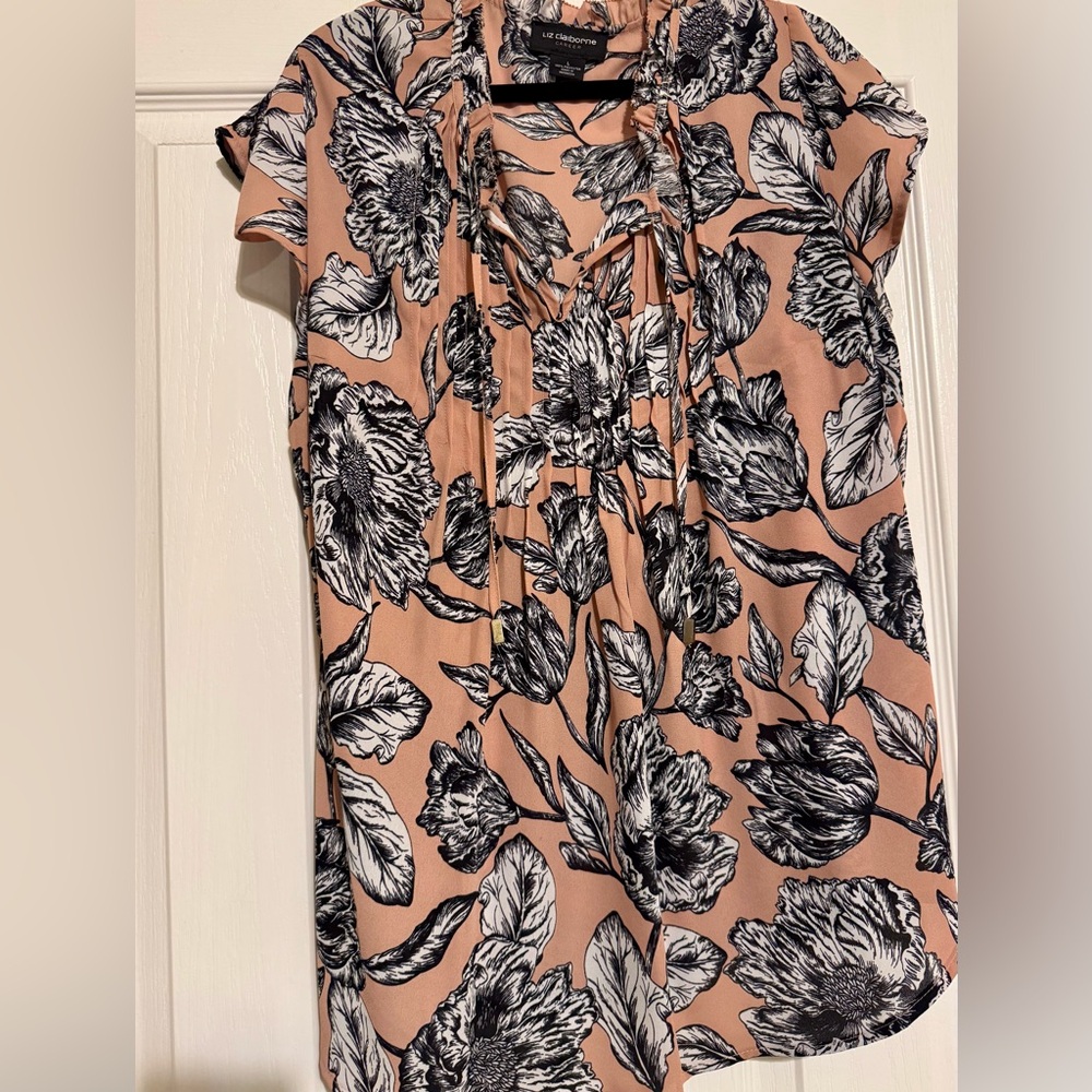 Liz Claiborne L Blush and Black Floral Print Blouse